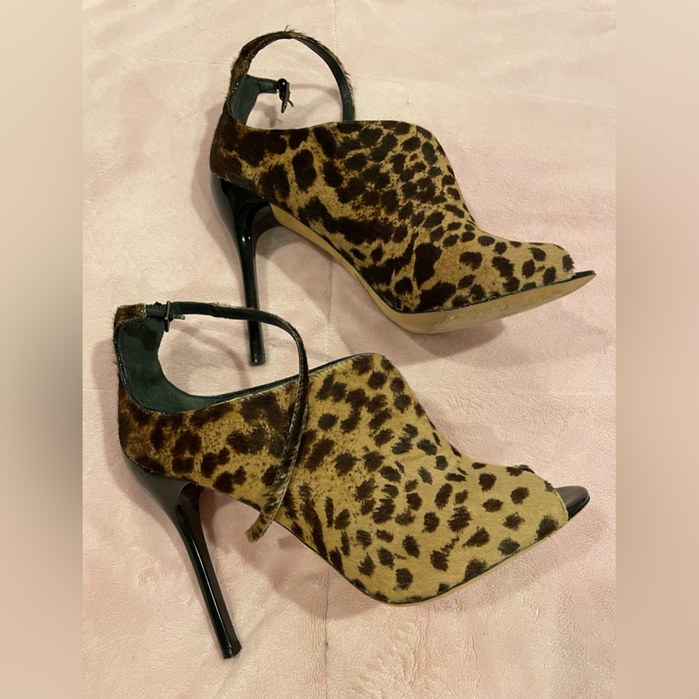 Brian Atwood animal print high heels open toe, size 8.